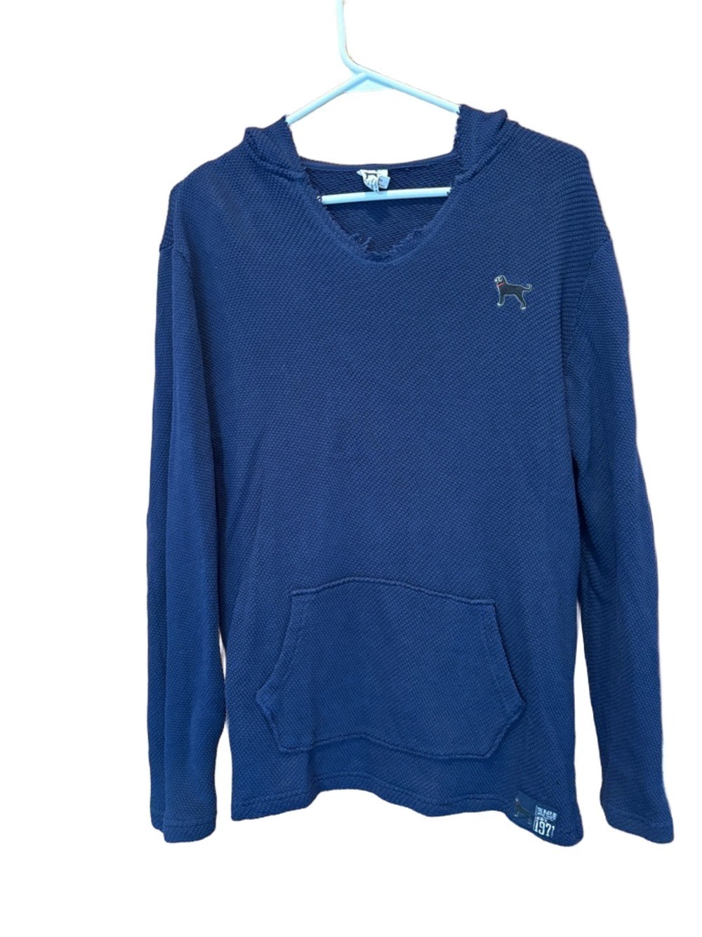 The Black Dog Women's Navy Blue Long Sleeve V-Neck Waffle Knit Hoodie - Medium